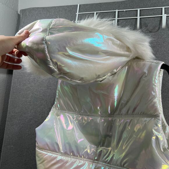 Hello Kitty Snow Angel Cropped Puffer Vest Size XL - Picture 10 of 16